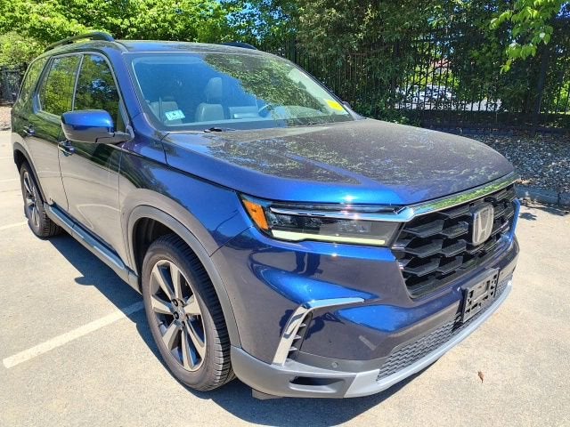 2023 Honda Pilot Touring AWD's photo