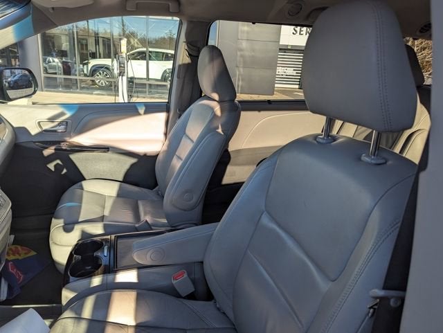 2017 Toyota Sienna XLE