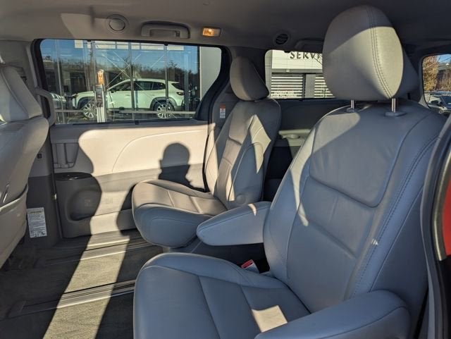 2017 Toyota Sienna XLE