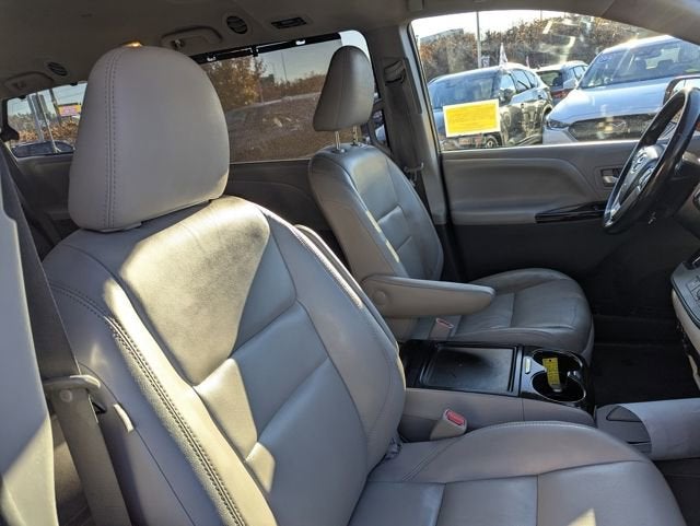 2017 Toyota Sienna XLE