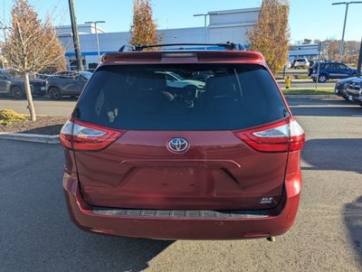 2017 Toyota Sienna XLE