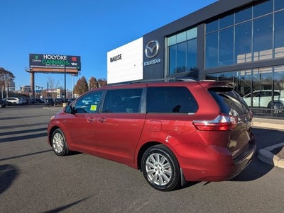 2017 Toyota Sienna XLE