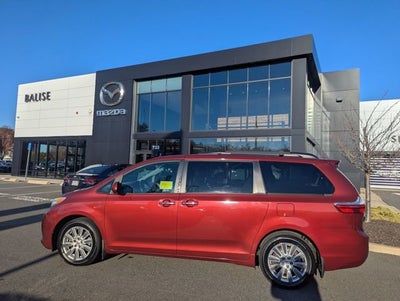 2017 Toyota Sienna XLE
