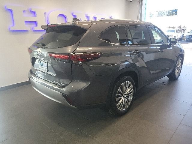 2024 Toyota Highlander Platinum