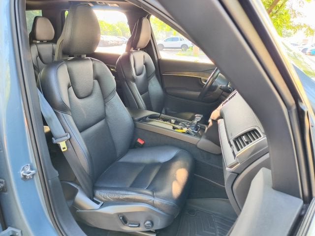 2020 Volvo XC90 Momentum